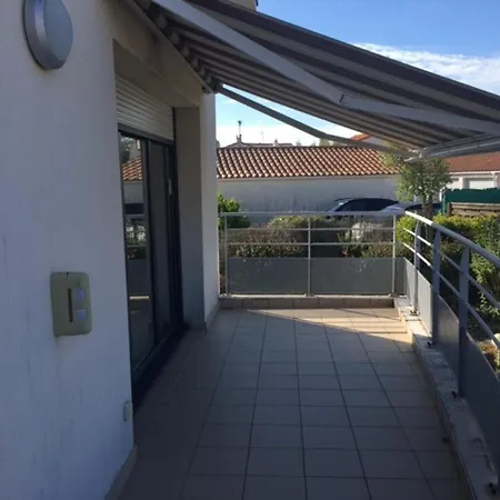 Apartment Confort Avec Parking, Proche Et Commerces - Fr-1-197-509