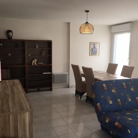 Apartment Confort Avec Parking, Proche Et Commerces - Fr-1-197-509 *
