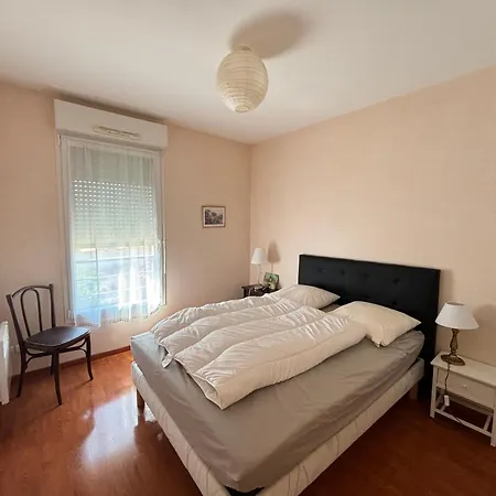Appartement Confort Avec Parking, Proche Et Commerces - Fr-1-197-509 *