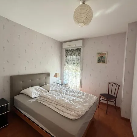 Appartement Confort Avec Parking, Proche Et Commerces - Fr-1-197-509
