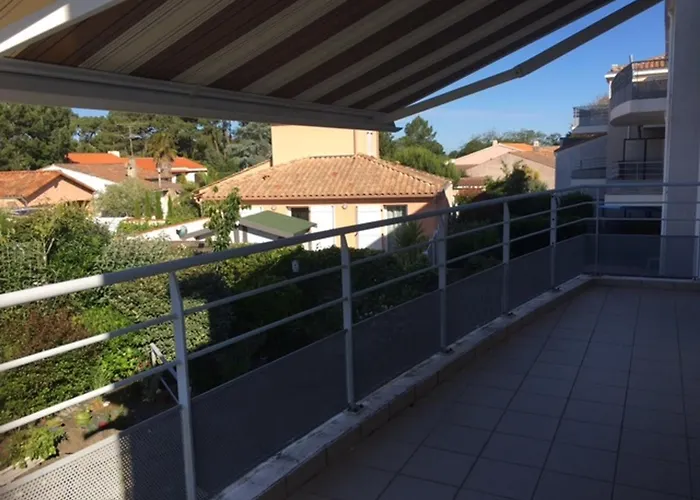 Confort Avec Parking, Proche Et Commerces - Fr-1-197-509